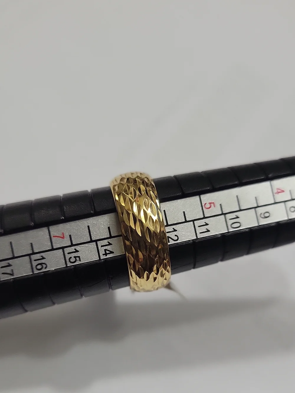 14K DIAMOND CUT YELLOW GOLD BAND RING NWT